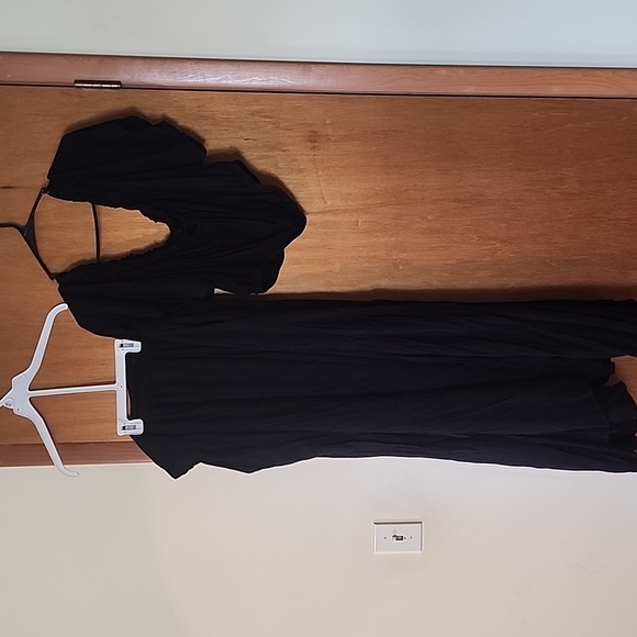 torrid Dresses & Skirts - Torrid 2 piece set. Crop top and Skirt Black size 1